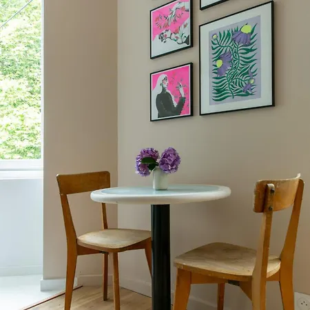 Bord De Loire - Proche Centre - Aeroport A - 10min شقة نانت